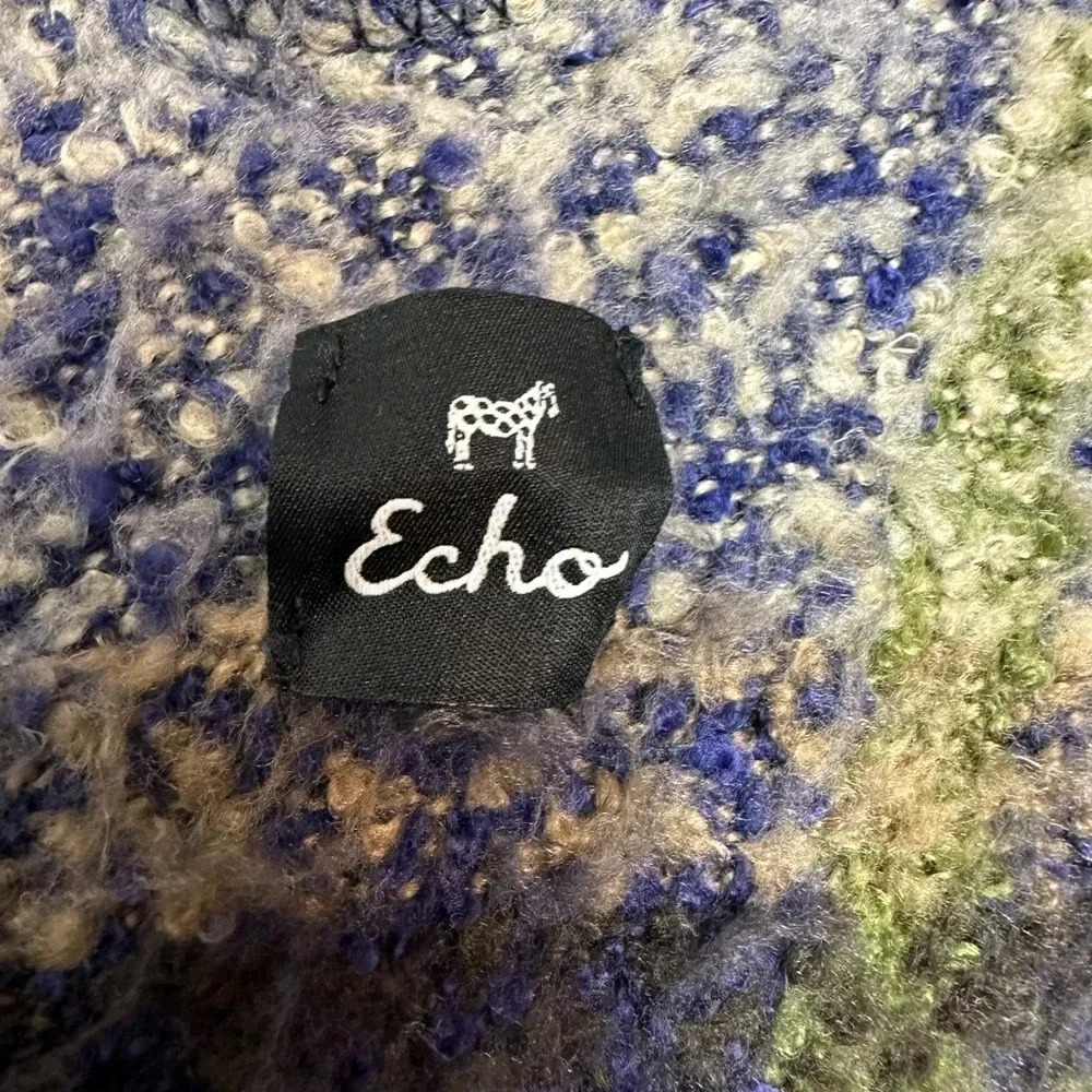 Echo Shawl - Picture 3 of 4